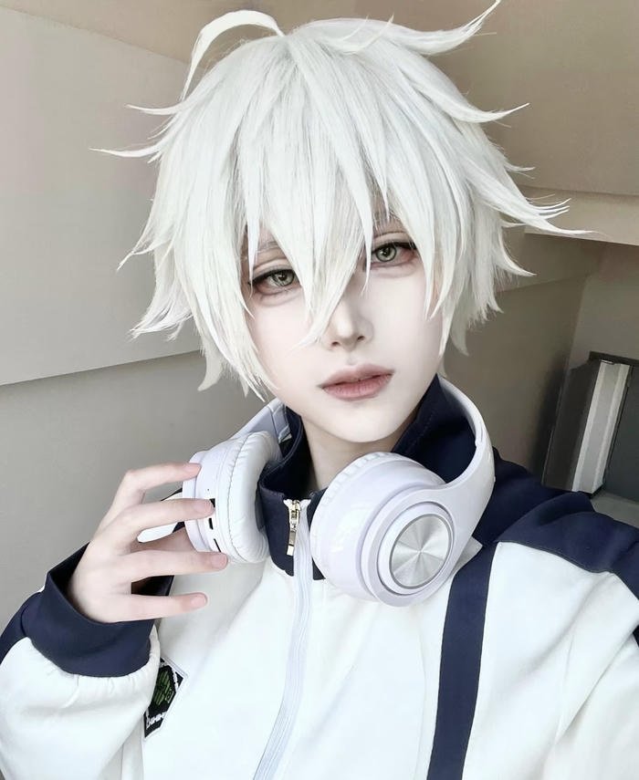 Hình nagi cosplay mặc đồng phục