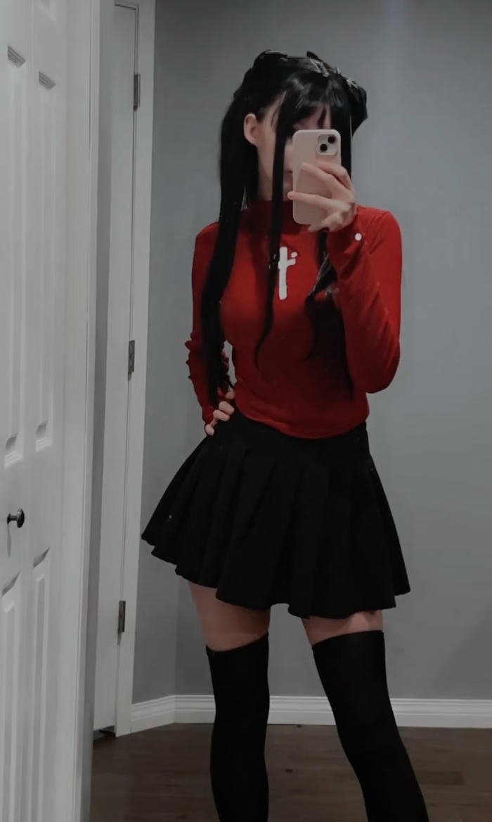 Hình rin tohsaka cosplay dáng đứng vững