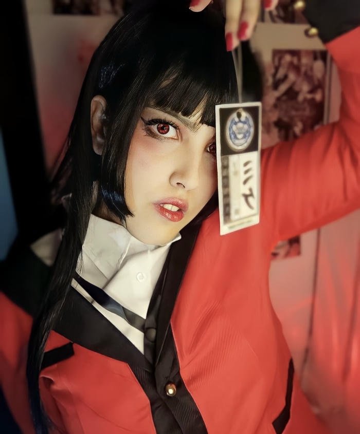 Hình yumeko jabami cosplay ánh nhìn thách thức