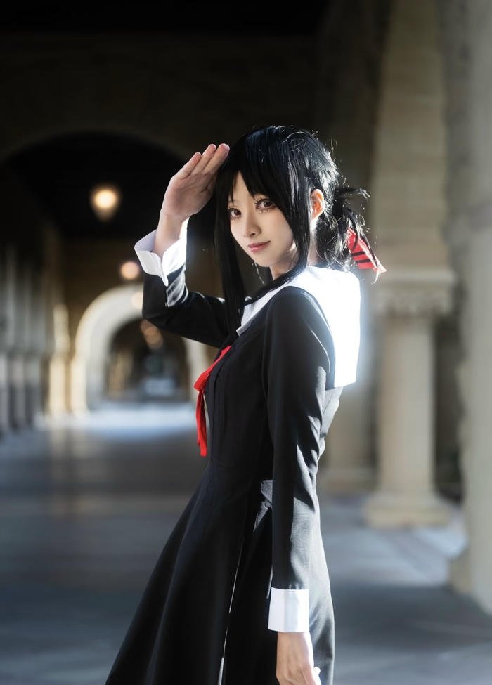 Kaguya cosplay tạo dáng dịu dàng tinh tế