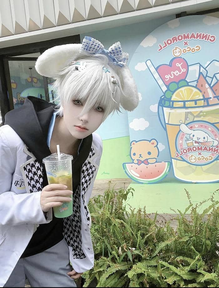 Nagi cosplay đeo bờm tai thỏ