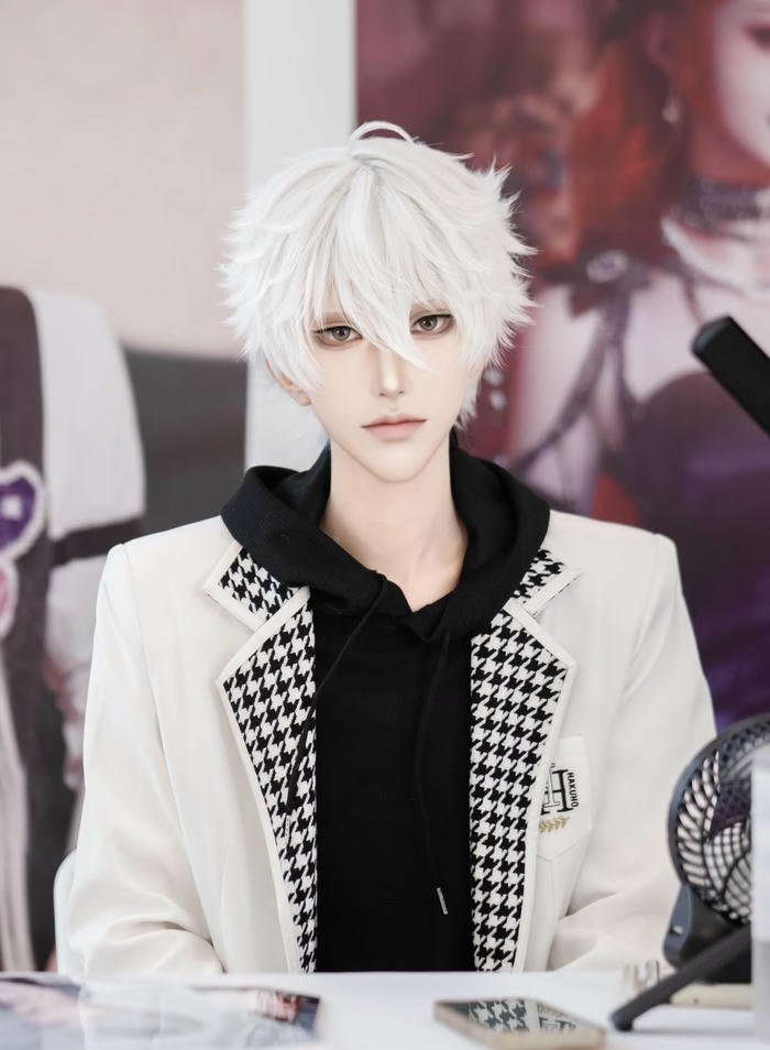 Nagi cosplay nam biểu cảm thu hút