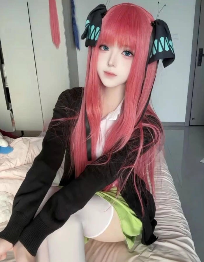 Nino nakano cosplay phong thái tự tin cá tính