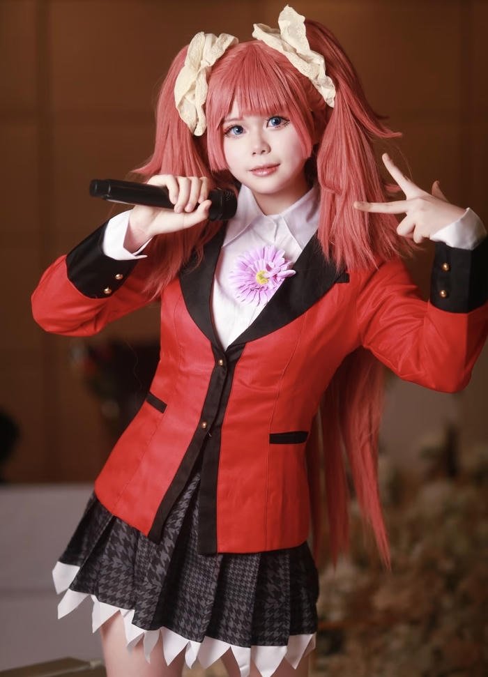 Yumeko cosplay phong cách cuốn hút