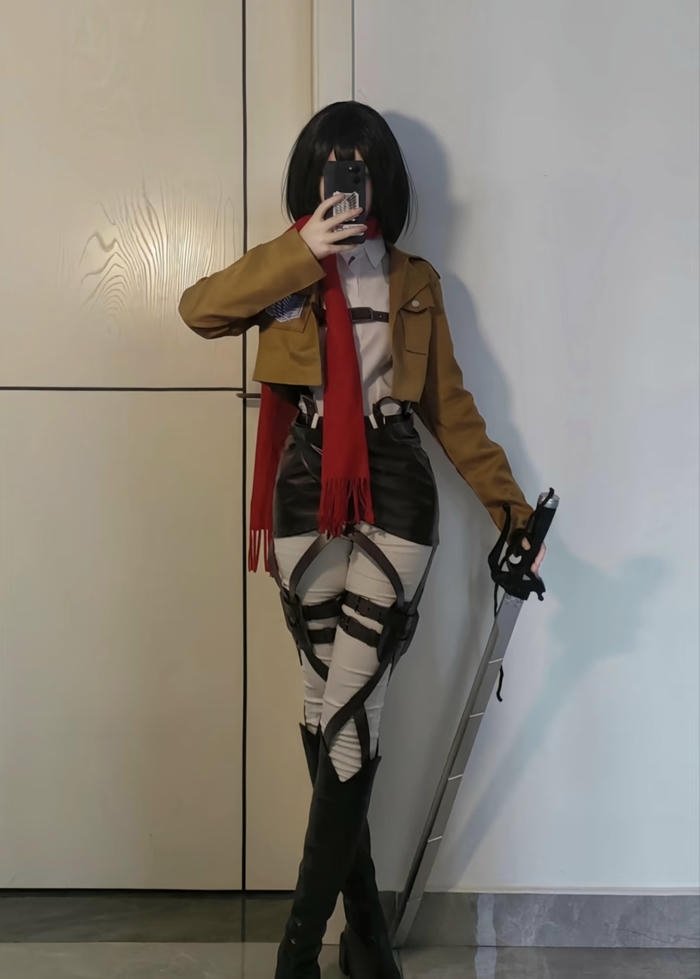 ảnh ttack on titan cosplay phong thái chiến binh