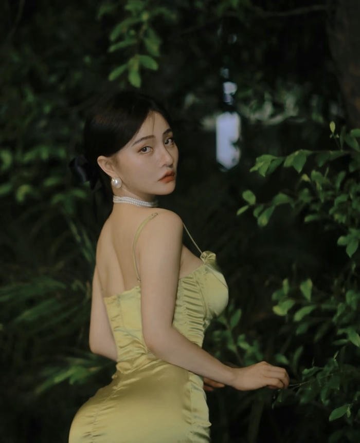 hình ảnh gái mông to cuốn hút