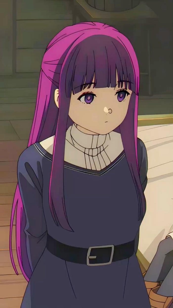 hình fern anime cười dịu dàng dễ thương