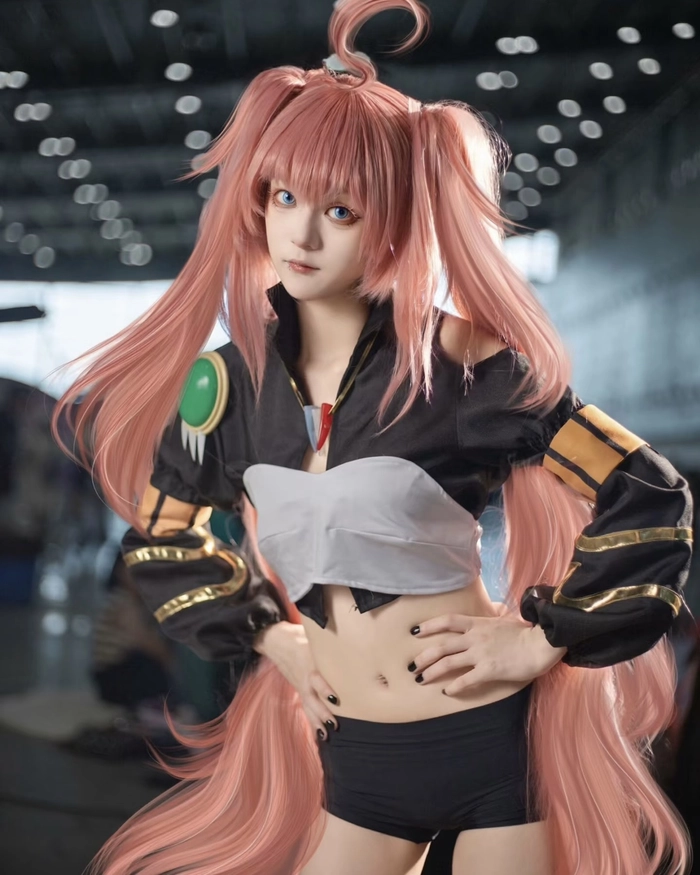 Ảnh Milim Nava cosplay với phong cách trẻ trung năng động