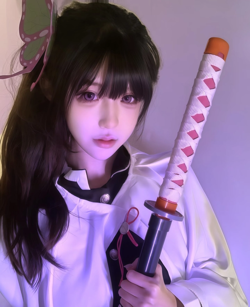 Ảnh cosplay Kanao với ánh mắt dịu dàng đầy cuốn hút