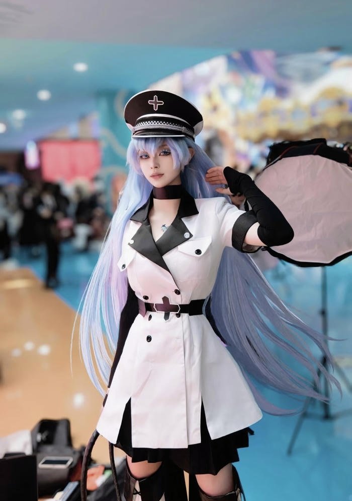 Ảnh esdeath cosplay phong cách nữ tướng