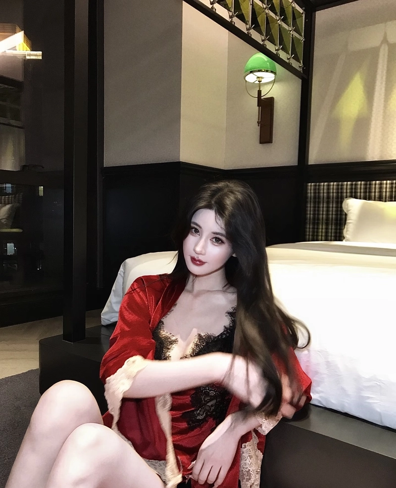 Ảnh gái xinh mặc đồ ngủ chuẩn trend nhẹ nhàng