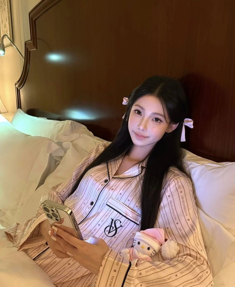 Ảnh gái xinh mặc đồ ngủ dễ thương chuẩn xu hướng