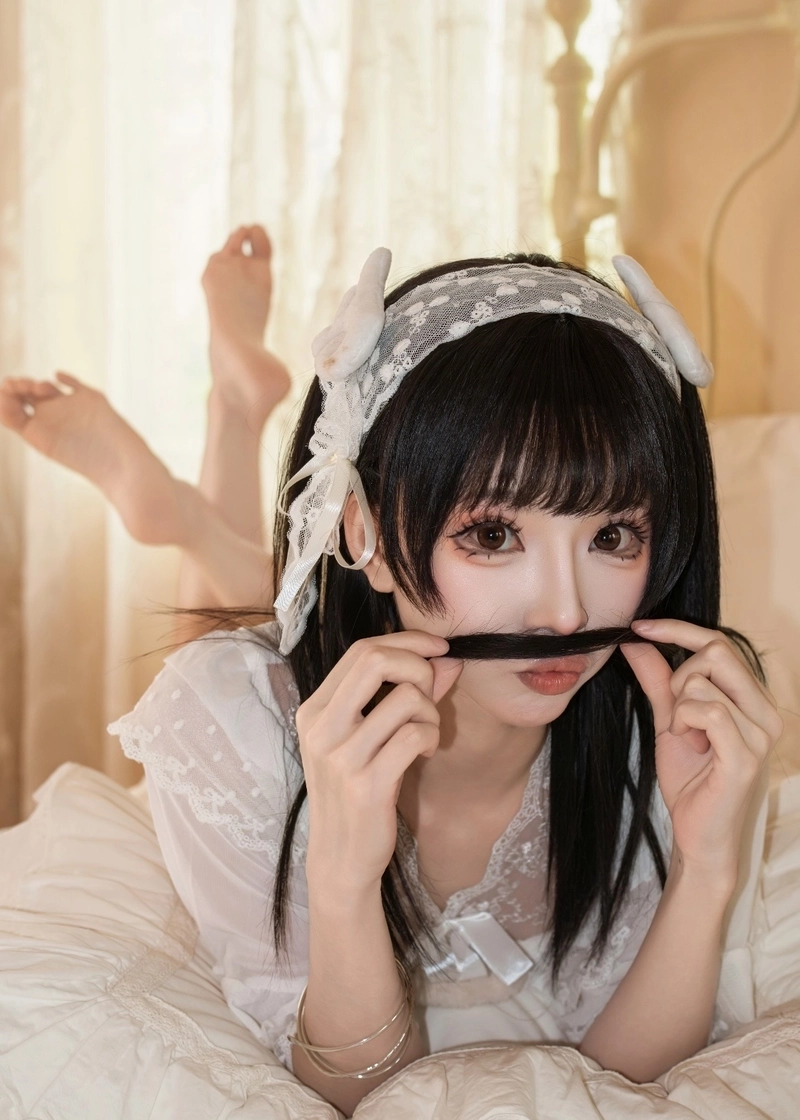 Ảnh gái xinh mặc đồ ngủ mang nét dịu dàng tự nhiên