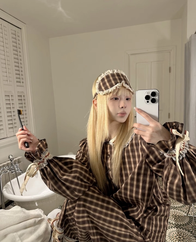 Ảnh gái xinh mặc đồ ngủ mang nét dịu dàng