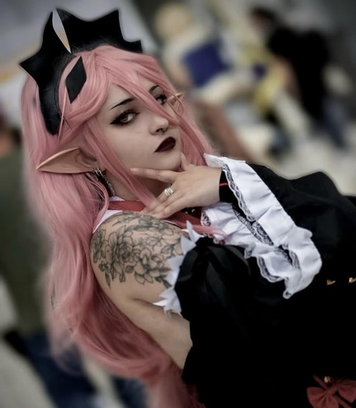 Ảnh krul tepes cosplay phong cách cổ điển