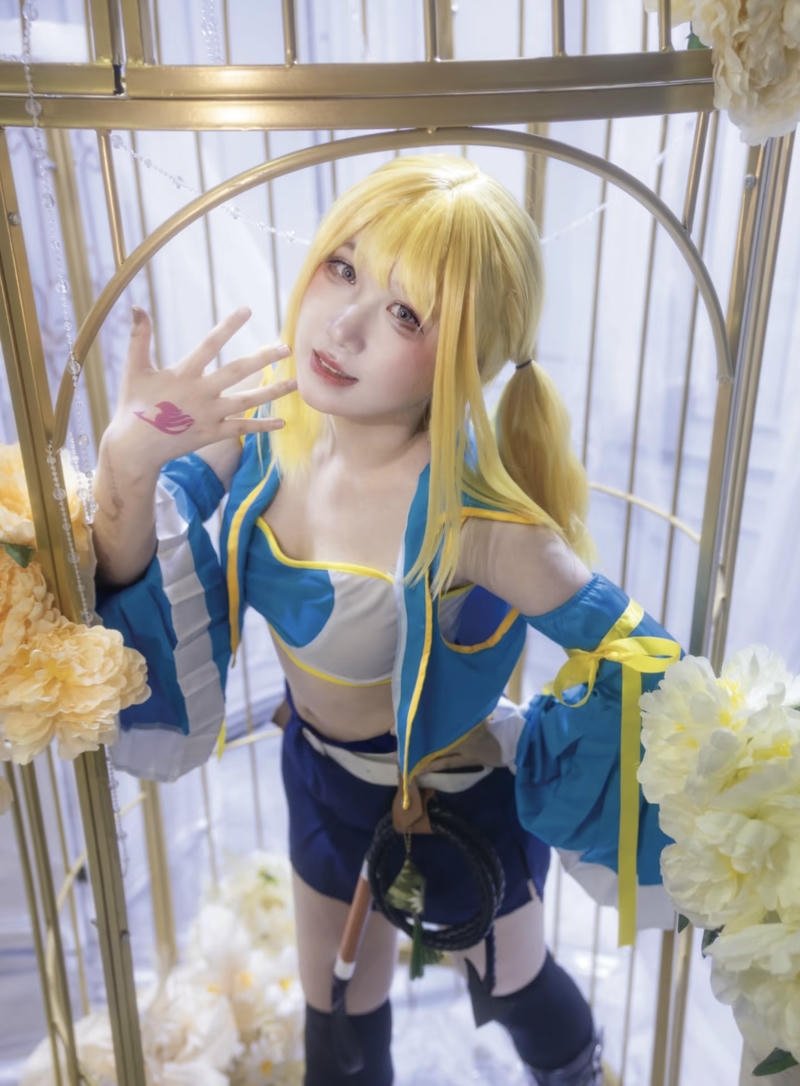 Ảnh lucy heartfilia cosplay phong cách anime thu hút