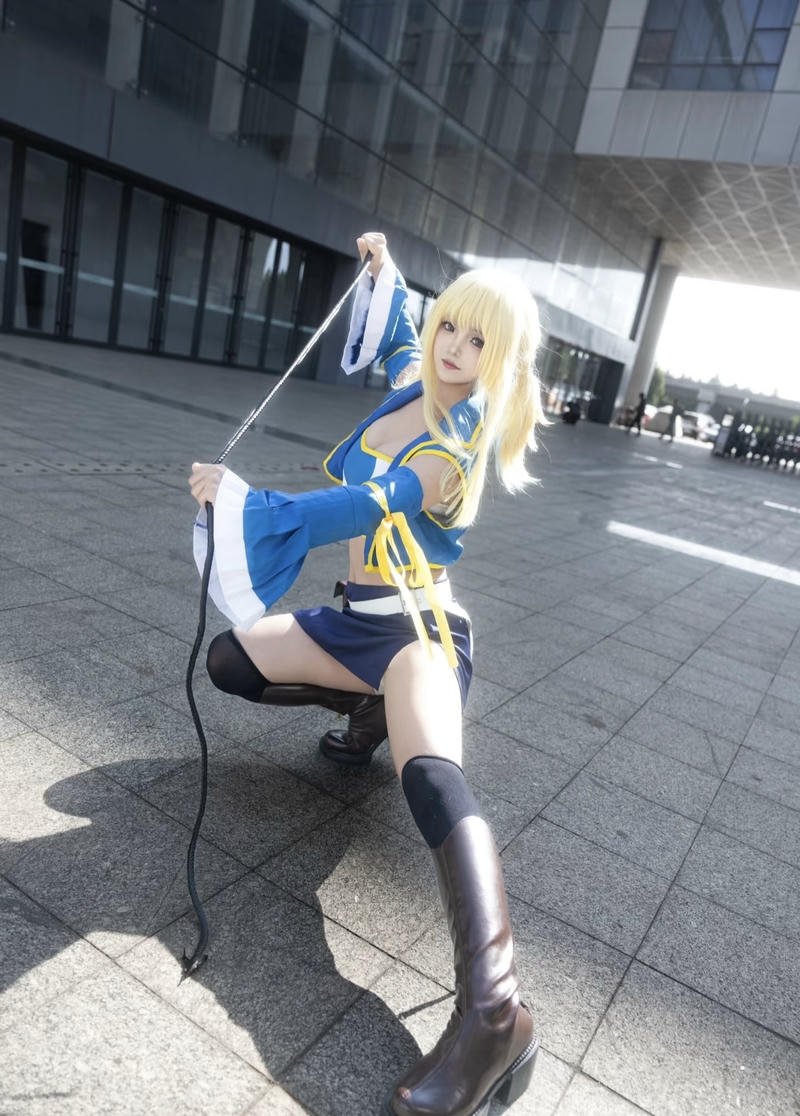 Ảnh lucy heartfilia cosplay tạo dáng phong cách anime