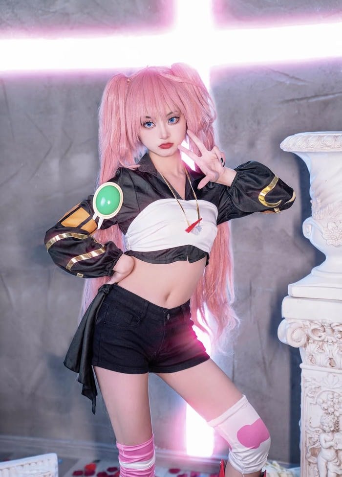 Ảnh milim nava cosplay thần thái mạnh mẽ