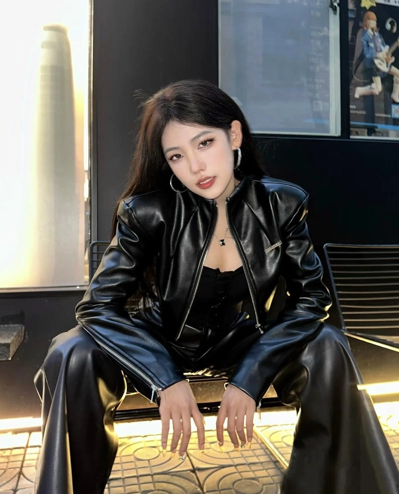 Ánh sáng tương phản làm nổi bật hình ảnh bad girl