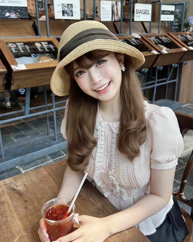 Biểu cảm thoải mái mang lại cảm giác gần gũi gái Nhật