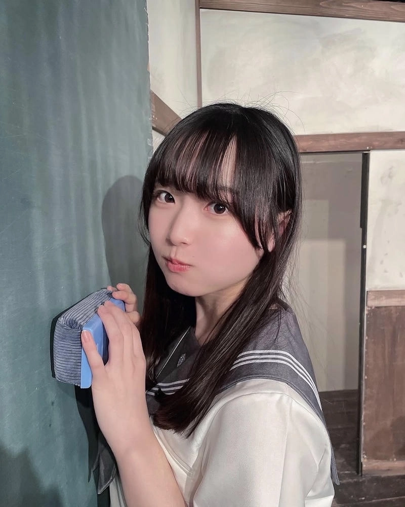 Biểu cảm tươi tắn thể hiện nét trong sáng nữ sinh Nhật