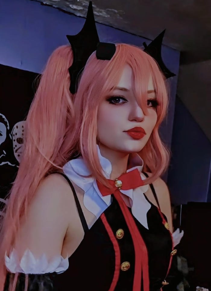 Bức ảnh krul tepes cosplay ánh mắt ma mị