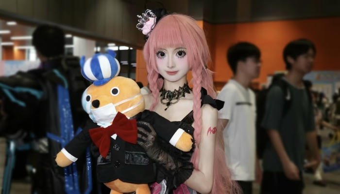 Bức ảnh milim nava cosplay ánh mắt long lanh