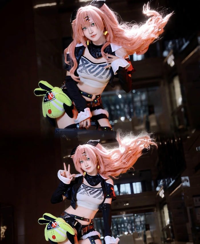 Bức ảnh milim nava cosplay biểu cảm nghịch ngợm