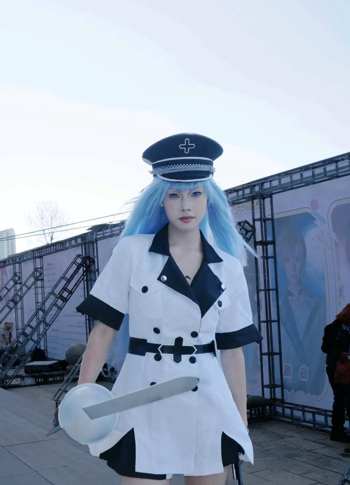 Esdeath cosplay hình ảnh rõ nét