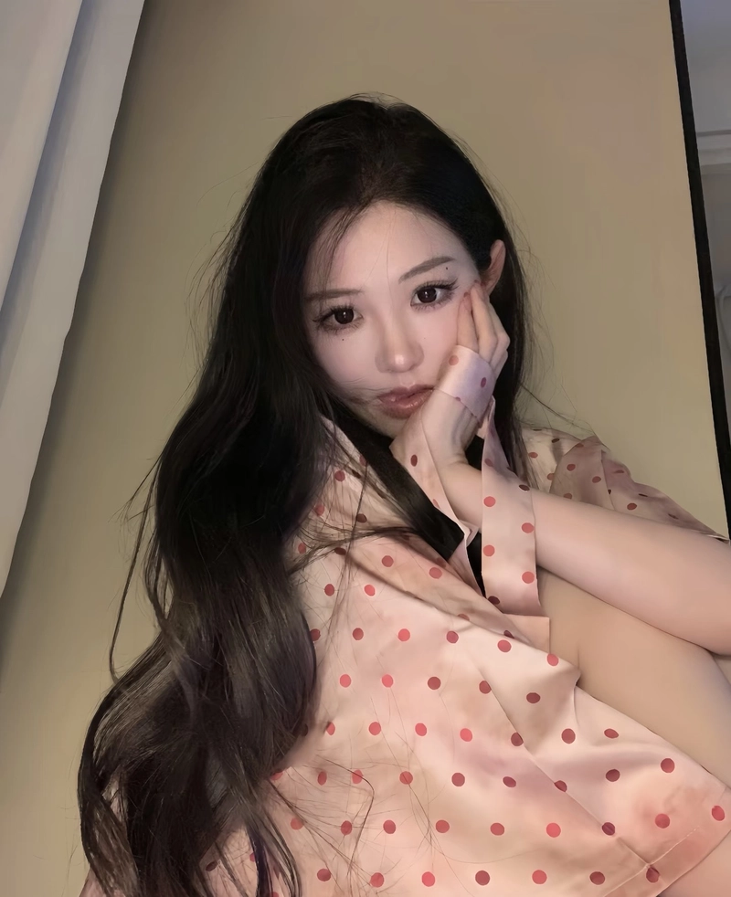 Gái xinh mặc đồ ngủ phong cách trẻ trung năng động