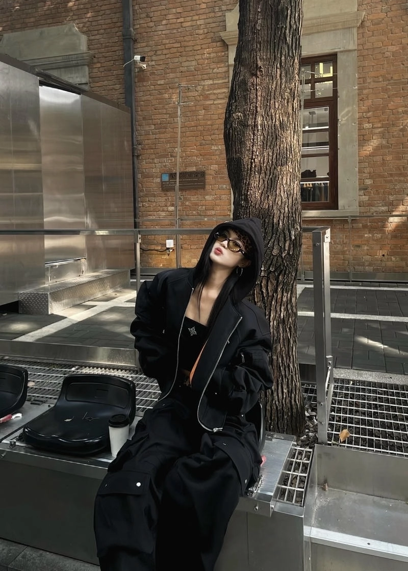 Gái xinh ngầu với tạo dáng tự nhiên nhưng nổi bật