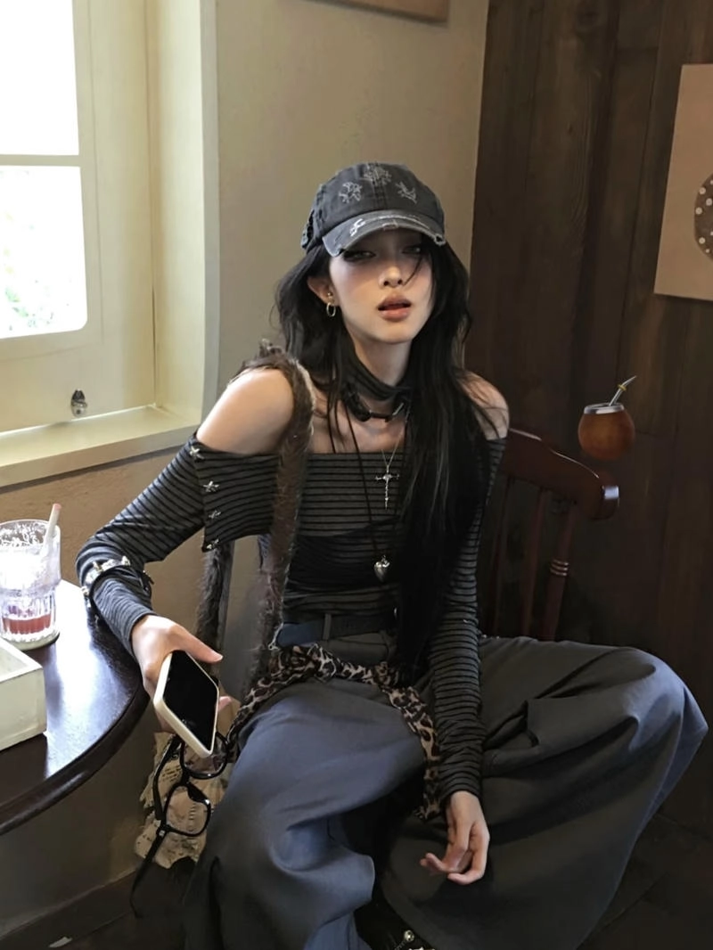 Gái xinh ngầu với vibe lạnh và thần thái cuốn hút