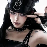 Gương mặt lạnh lùng của gái xinh ngầu đầy cuốn hút