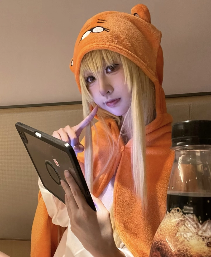 Hình Umaru cosplay với phong cách nhẹ nhàng dễ thương