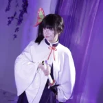 Hình ảnh Kanao cosplay với ánh nhìn trong trẻo