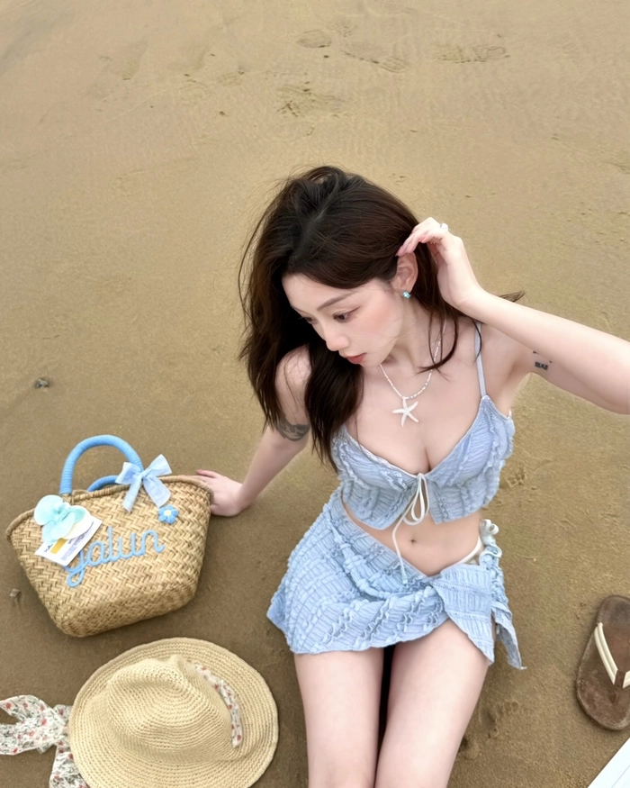 Hình ảnh gái xinh bikini cùng vóc dáng cuốn hút
