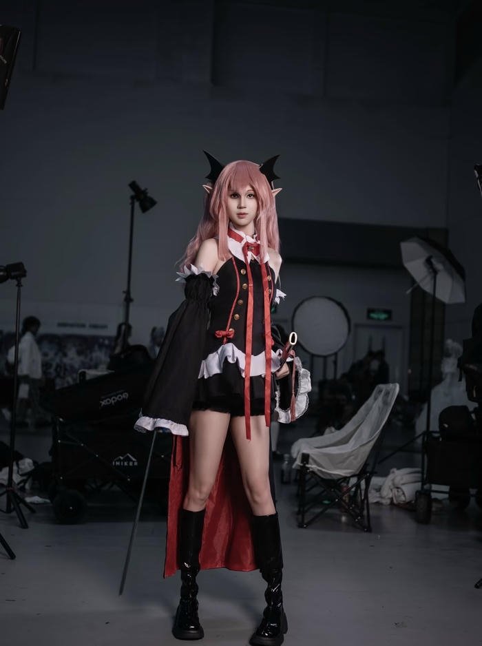 Hình ảnh krul tepes coóplay đẹp mắt