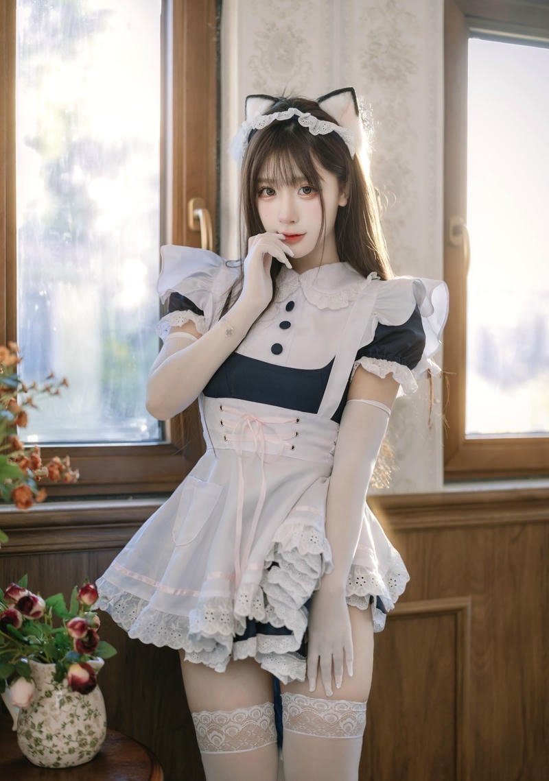 Hình cosplay hầu gái mang nét cuốn hút nữ tính