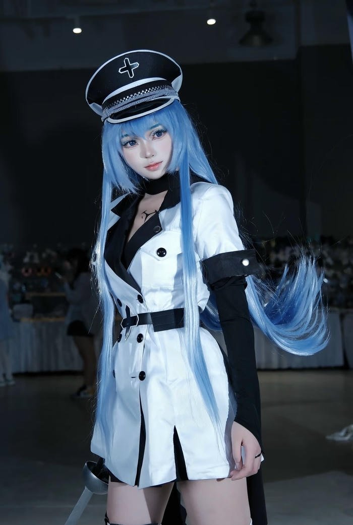 Hình esdeath cosplay tạo hình chuẩn nhân vật