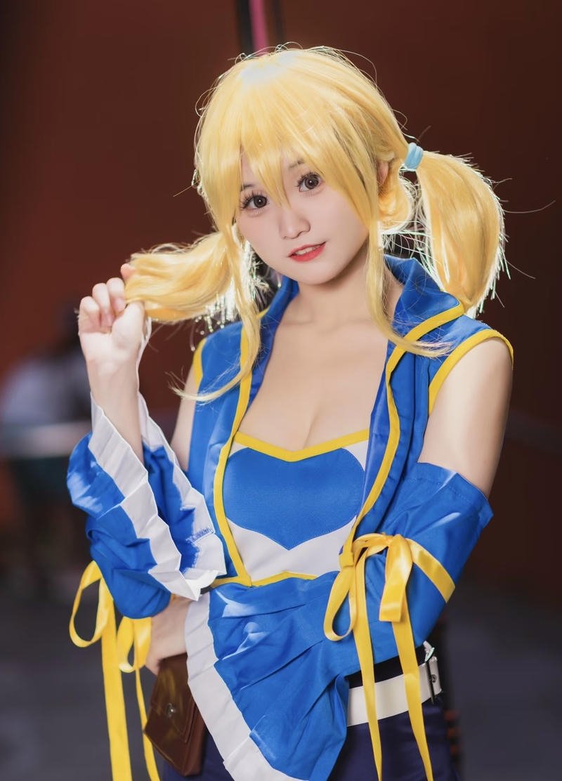 Hình lucy heartfilia cosplay phù hợp làm hình nền