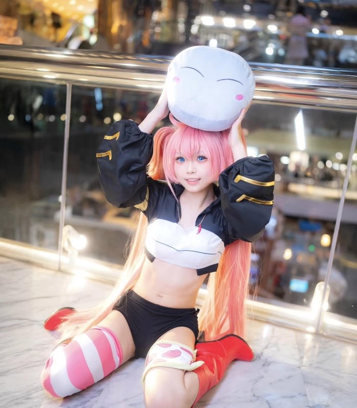 Hình milim nava cosplay biểu cảm vui tươi