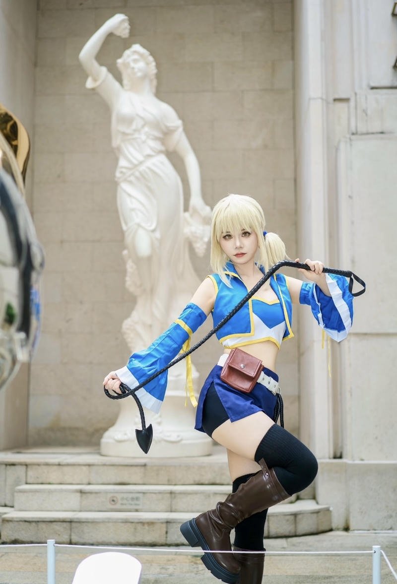 Khoảnh khắc coser tái hiện lucy heartfilia phong cách anime