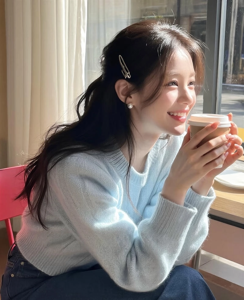 Khoảnh khắc đáng yêu của gái xinh khi cười nhẹ