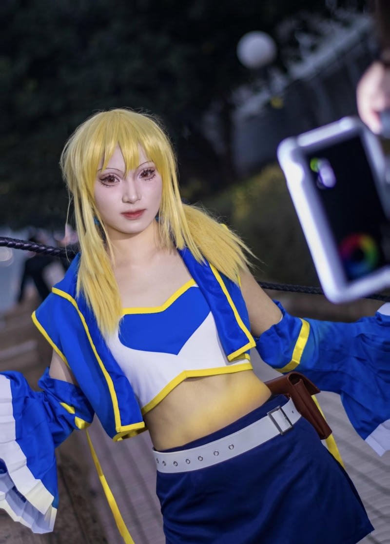 Khoảnh khắc lucy heartfilia cosplay phong cách nữ pháp sư