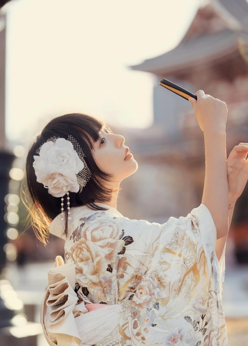 Khung cảnh cổ điển tôn lên vẻ đẹp gái Nhật mặc kimono