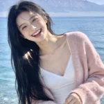 Nét tươi vui lan tỏa qua hình ảnh gái xinh cười