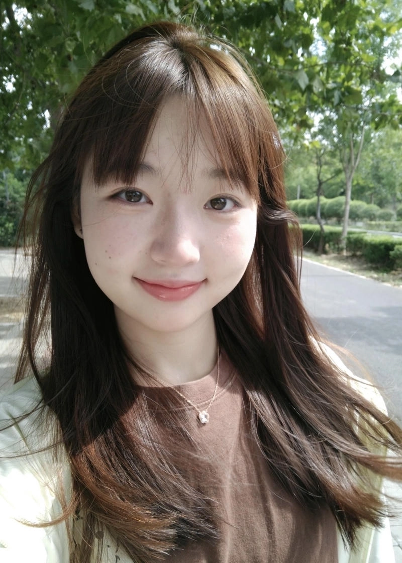 Nụ cười tự nhiên làm nổi bật hình ảnh gái xinh