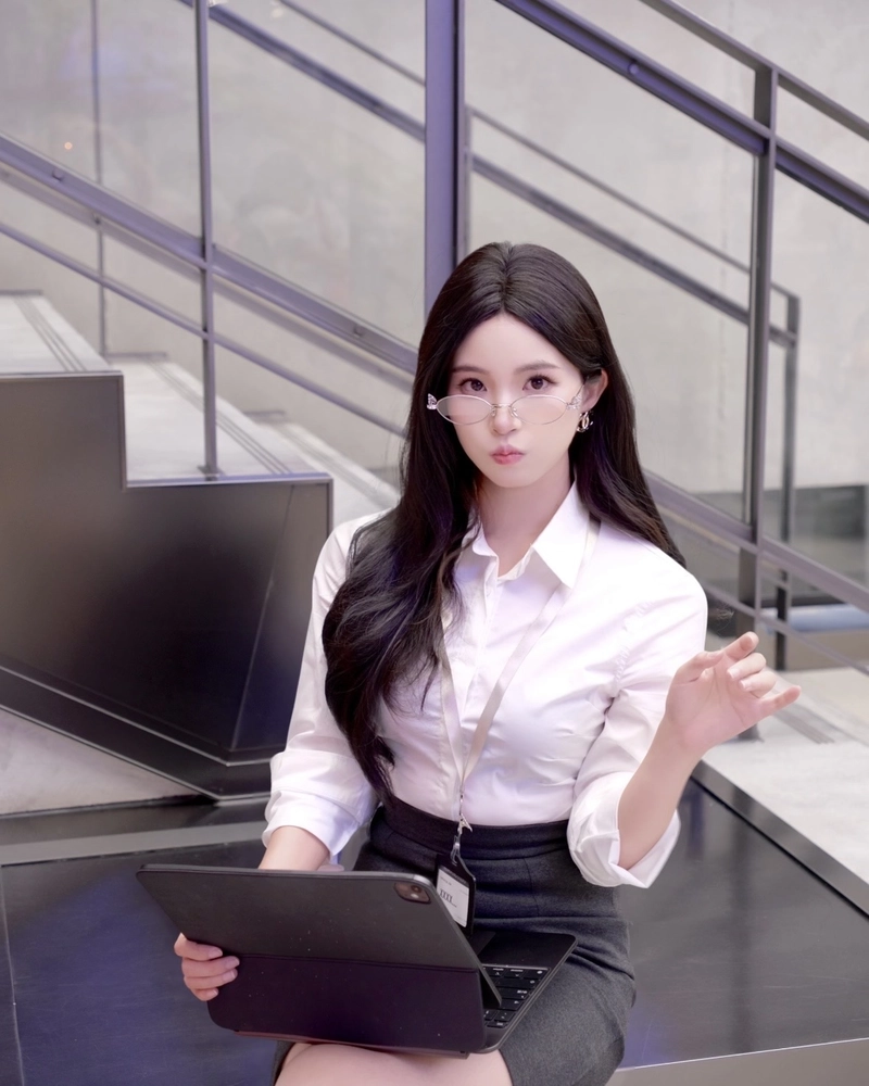 Phong cách nữ văn phòng thanh lịch và cuốn hút