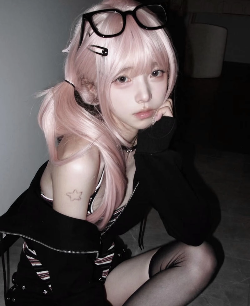 Tạo hình cá tính mang lại vibe bad girl hiện đại