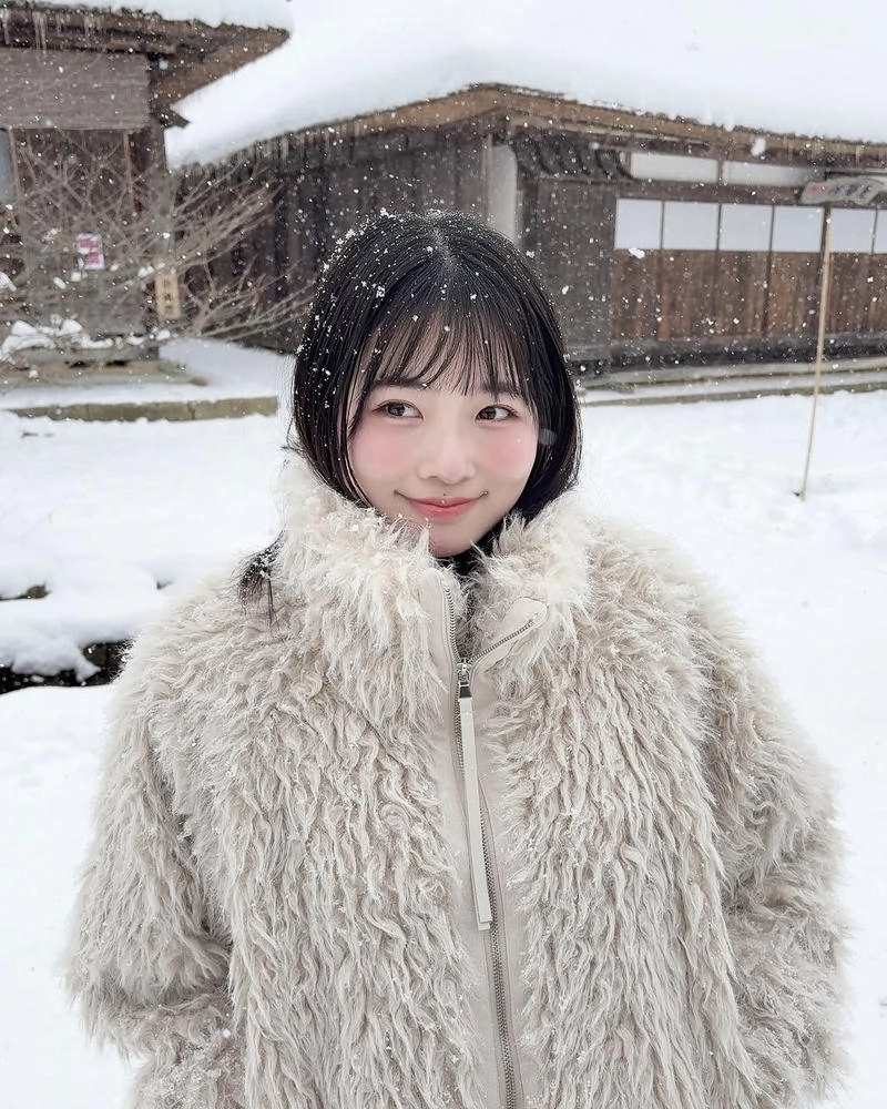 Tông màu trung tính giúp làm nổi bật gái Nhật hiện đại